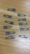 如图，现有滴胶和手工组装活外发
