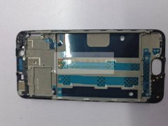 有15人长期团队，主要从事手机壳组装，贴辅料