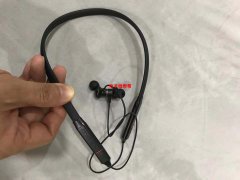 寻找这款C接口可拆卸，给耳机充电的运动挂