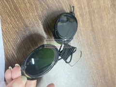 寻找做图片上这种护目镜的工厂，需要采购几千个，有的联系我