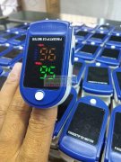 急购如图血氧仪50000台，有现货的速来对接！