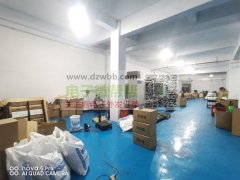 凤岗出租220平一楼带地板漆