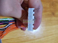 有做这两款连接器的联系我，急购，有量！