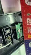 电显加USB插扣另一个加DC充电头，前期各1万套！