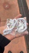 2款耳机各需100000套，价优的速度联系！