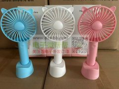 各采购10000套，现金交易！