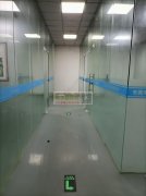 厂房出租交通方便，水电齐全，有电梯，可分租!