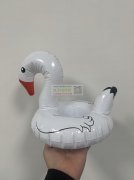 订单20000套，如图充气漂浮在水面上的产品！