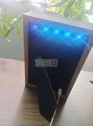 商品描述：复古风：炫彩智慧相框，功能丰富